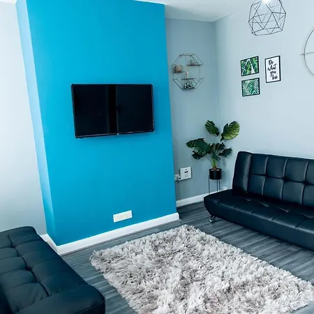 Emerald Gem Of With Great Location Including Parking ليدز